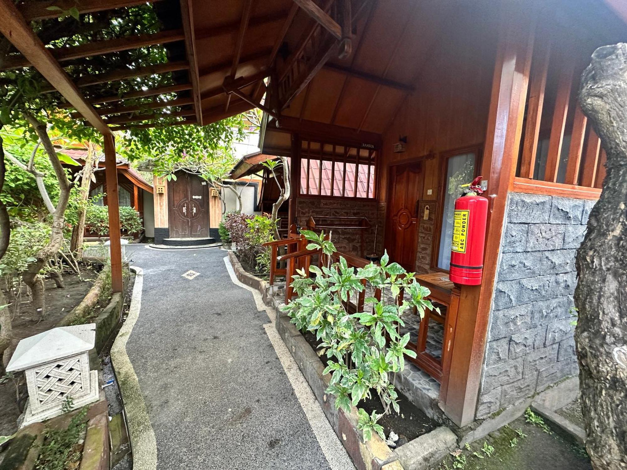 Sunny Rose Bungalows Gili Air - Adults Only Ngoại thất bức ảnh